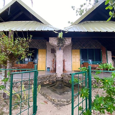 Ravenala Beach Bungalows Moalboal Exteriör bild