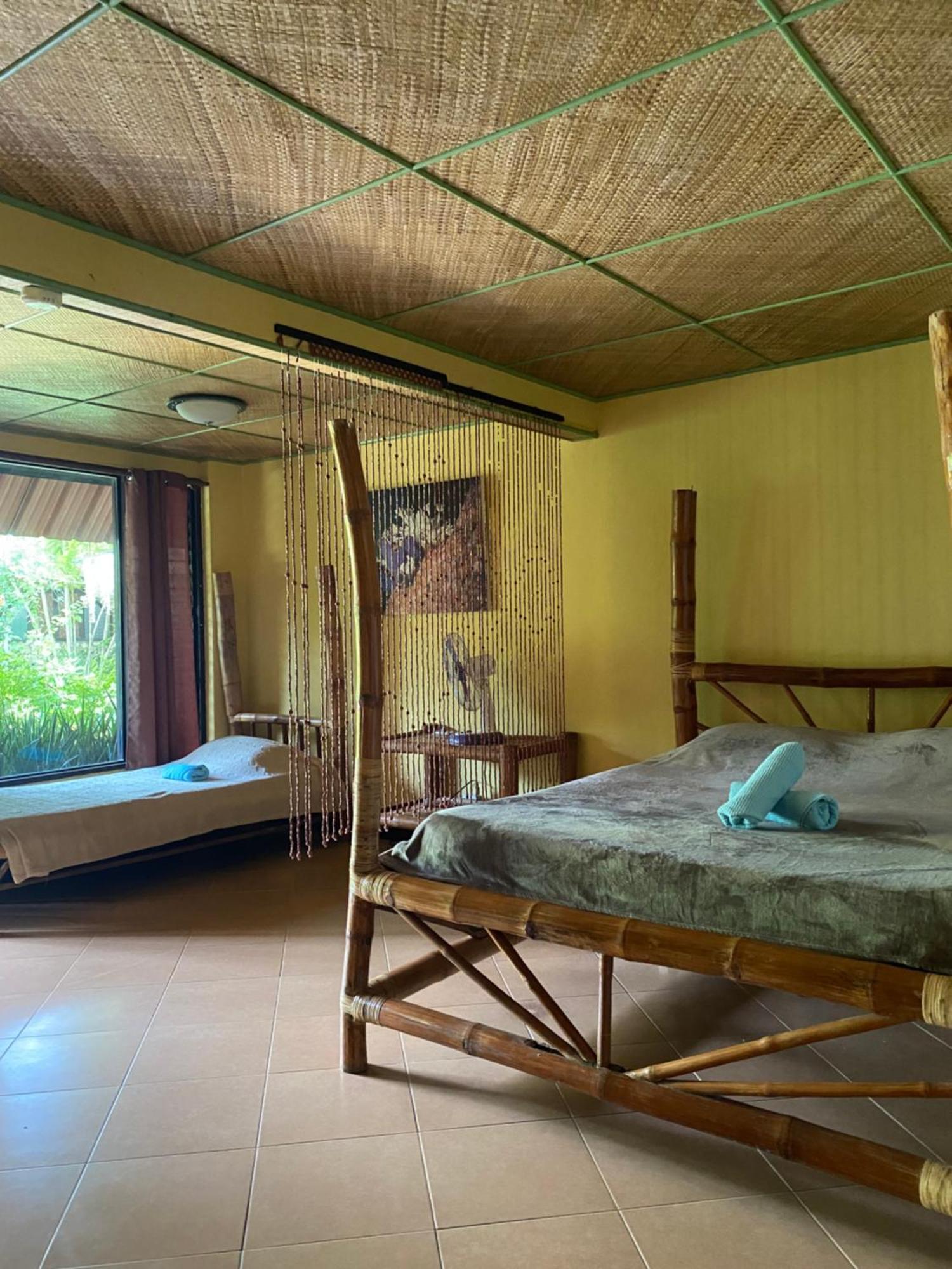 Ravenala Beach Bungalows Moalboal Exteriör bild