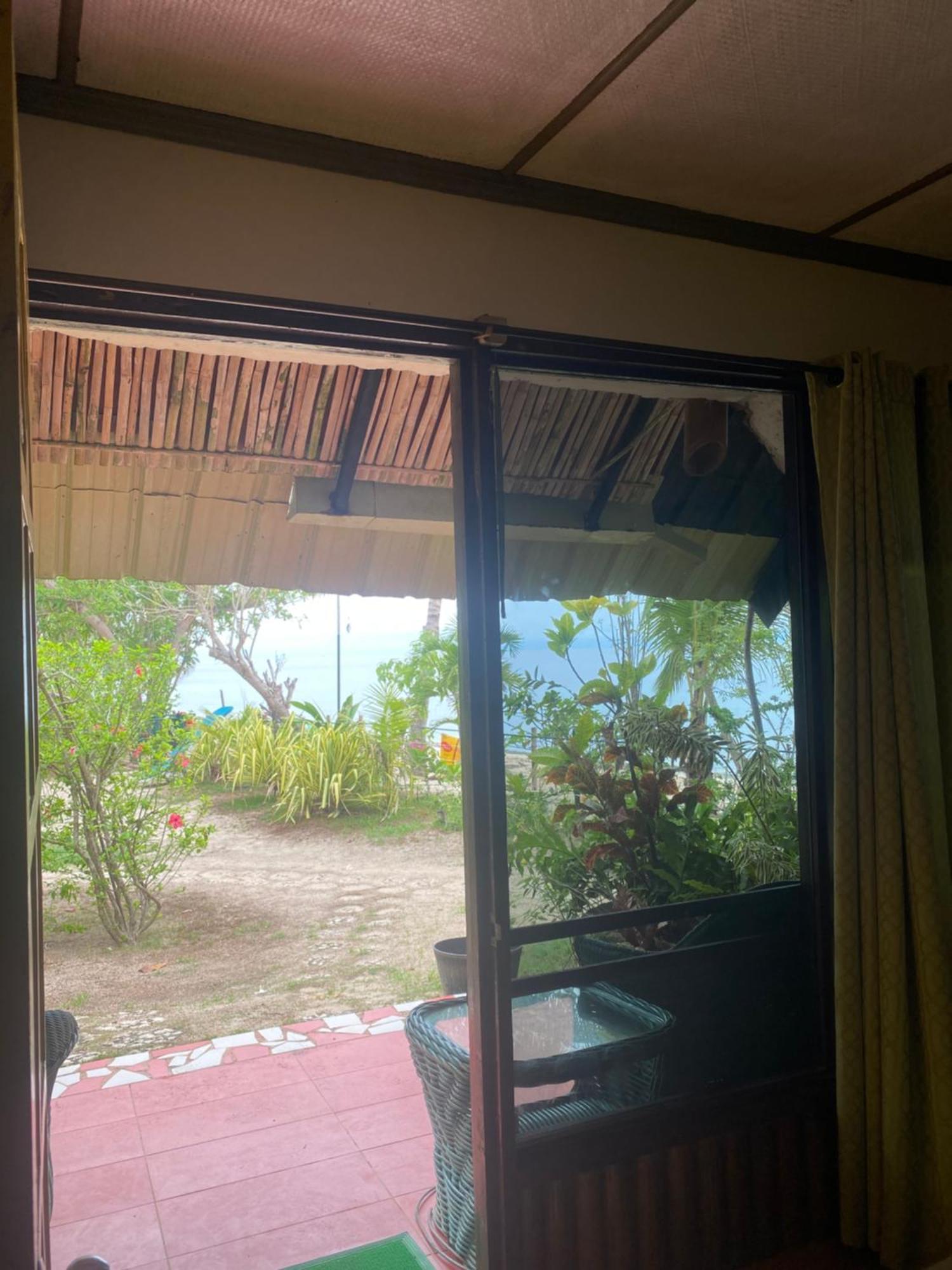 Ravenala Beach Bungalows Moalboal Exteriör bild