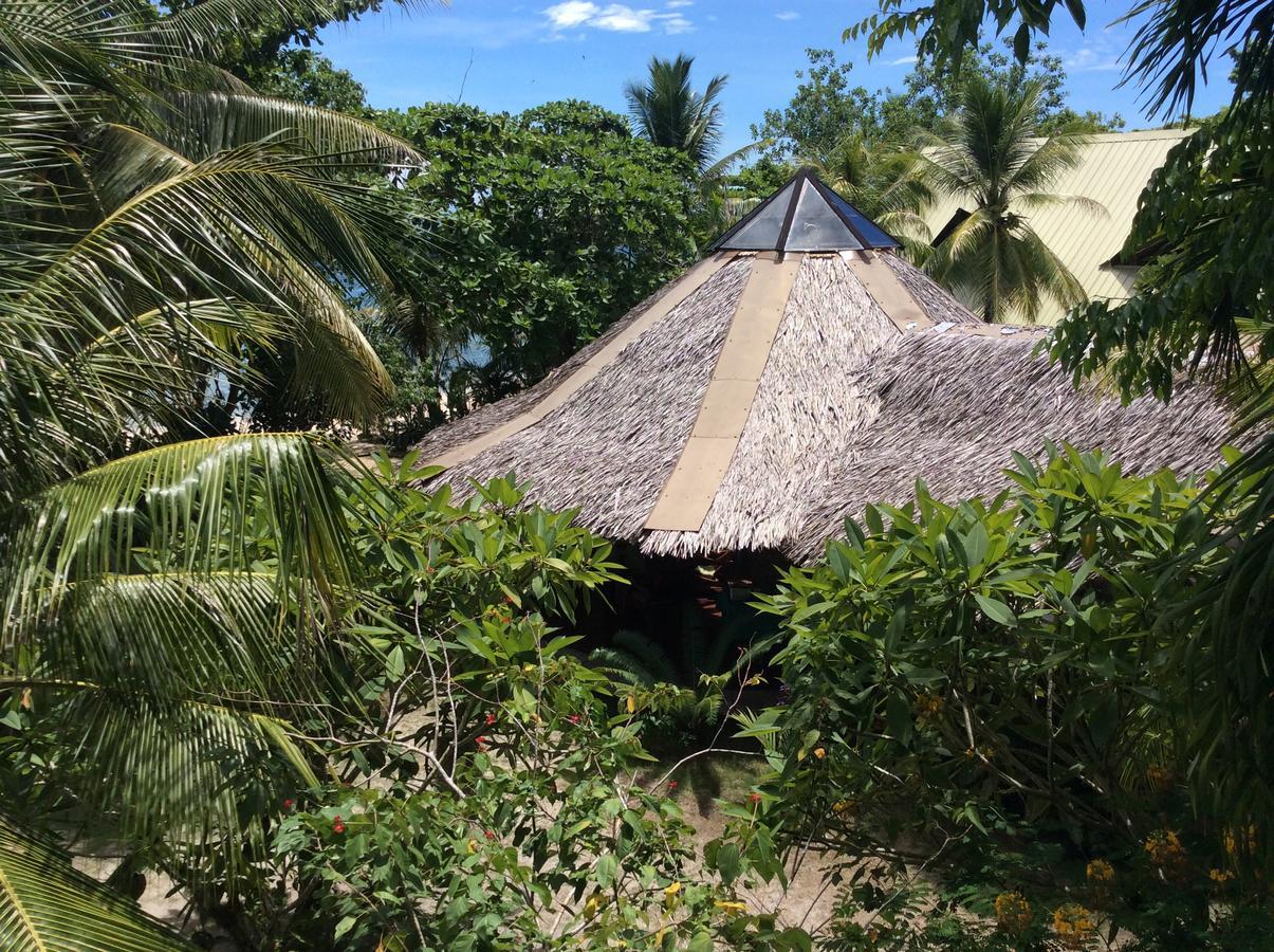 Ravenala Beach Bungalows Moalboal Exteriör bild
