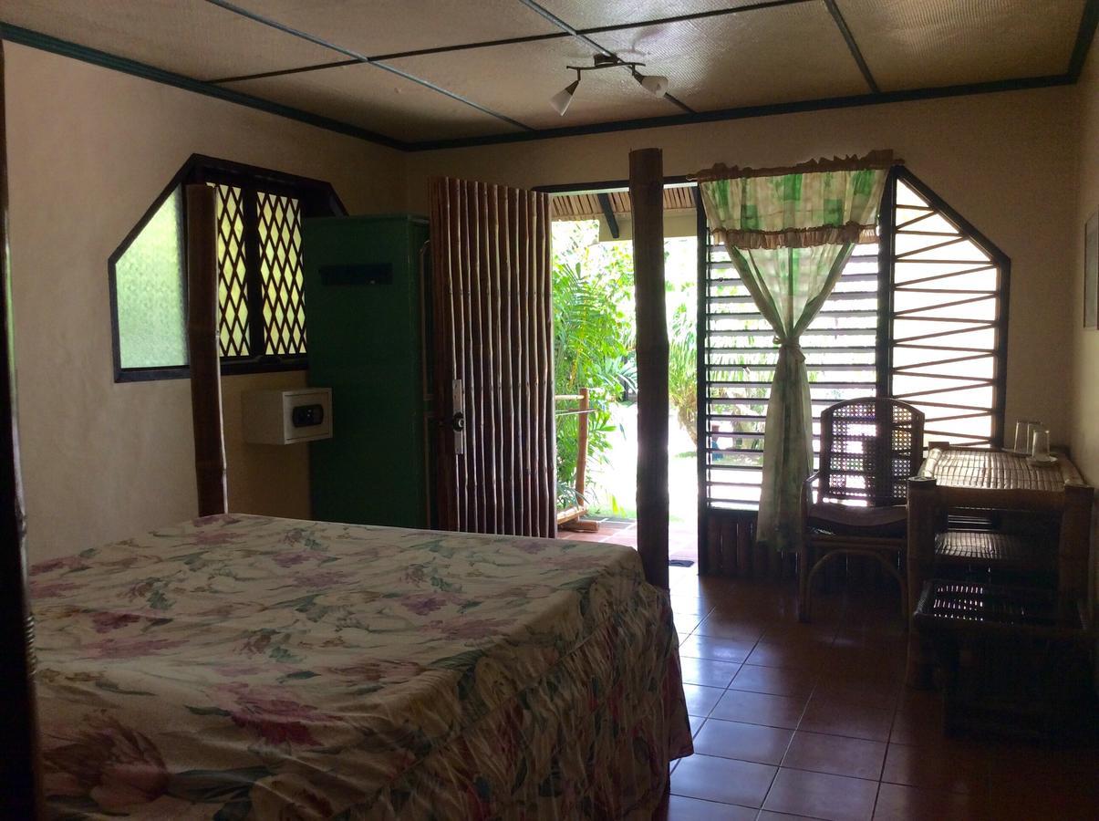 Ravenala Beach Bungalows Moalboal Exteriör bild