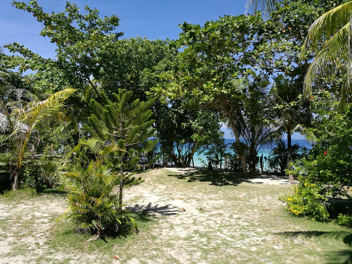 Ravenala Beach Bungalows Moalboal Exteriör bild