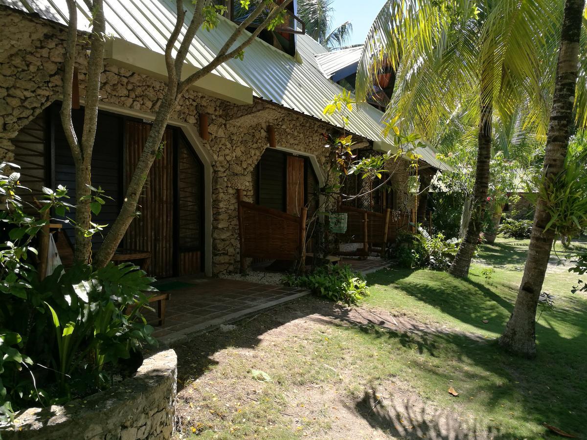 Ravenala Beach Bungalows Moalboal Exteriör bild